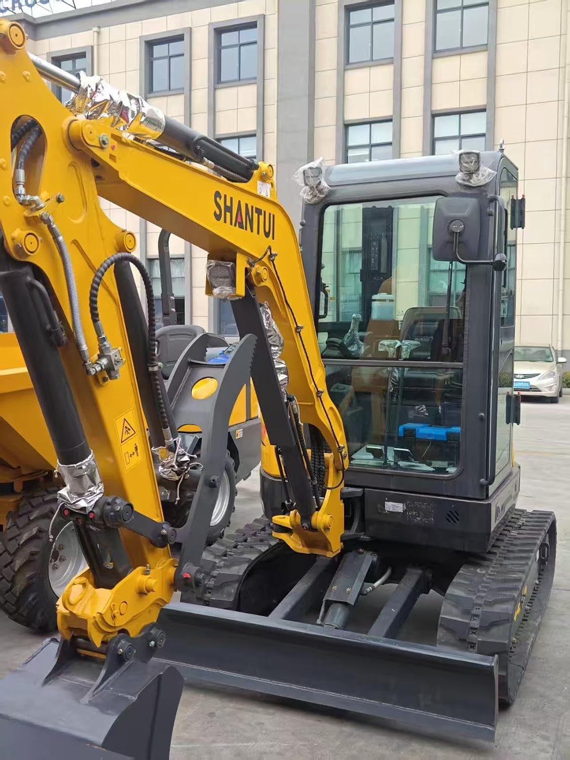Shantui STE35SR mini excavator worth it,Shantui STE35SR pros cons,Shantui mini excavator vs alternatives,should I buy a Shantui STE35SR,best 2.8 ton mini excavator,Shantui STE35SR buying guide unboxing and complete package contents