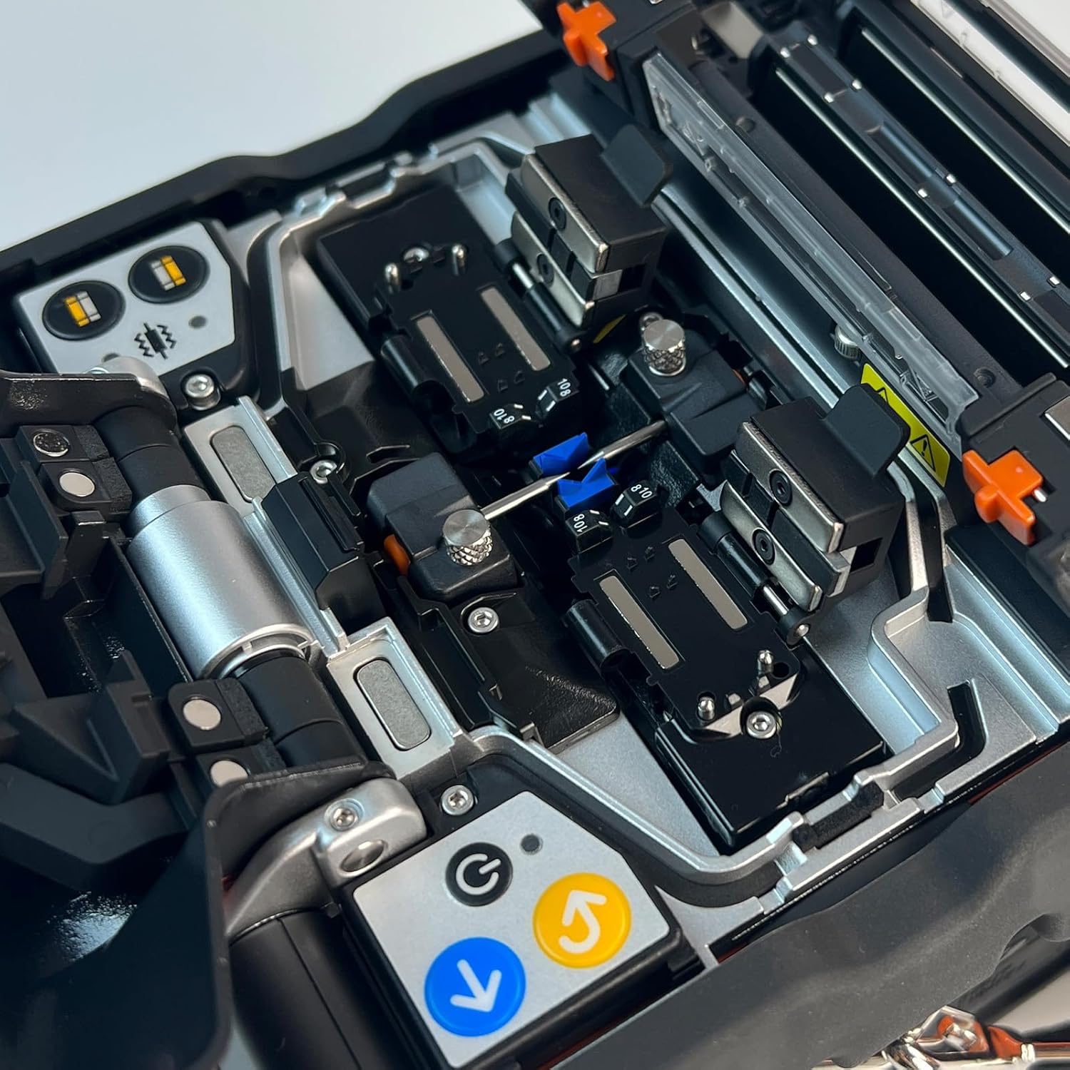 Sumitomo Type-82C+ worth buying,Sumitomo Type-82C+ pros cons,best fusion splicer for FTTx,Sumitomo vs Fujikura splicer,should I buy Sumitomo 82C+,Type-82C+ with FC-6S cleaver performance testing and real-world results