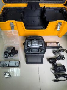 Image 1 of buy Fujikura FSM-90R splicer