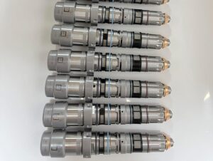 Image 1 of buy Komatsu fuel injector 6560-11-1114