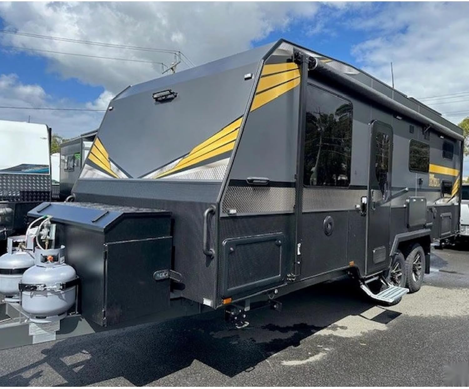 buy heavy duty off road camper trailer,heavy duty camper trailer worth buying,best off road travel trailer,heavy duty camper trailer pros cons,should I buy an off road camper,off road camper trailer vs alternatives unboxing and complete package contents