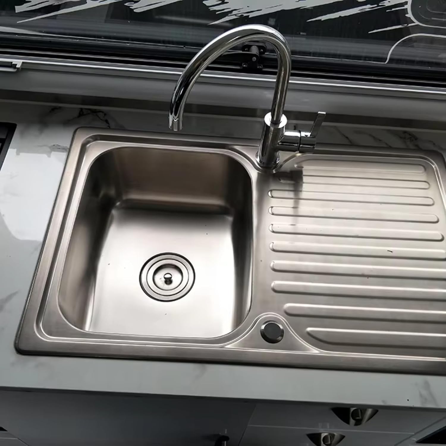 buy lightweight travel trailer,lightweight travel trailer worth buying,best lightweight travel trailer for family,lightweight travel trailer pros cons,should I buy a lightweight travel trailer,lightweight travel trailer vs motorhome performance testing and real-world results